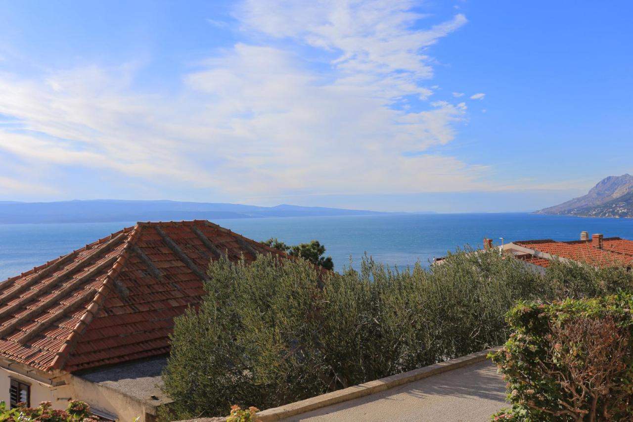 Apartments With A Parking Space Brela, Makarska - 18495 Exterior photo
