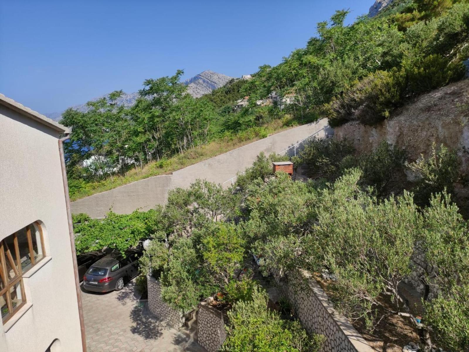 Apartments With A Parking Space Brela, Makarska - 18495 Exterior photo